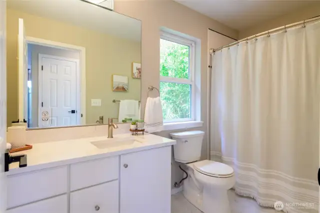 Just off of the two 2nd floor bedrooms you'll find the Full guest bath.