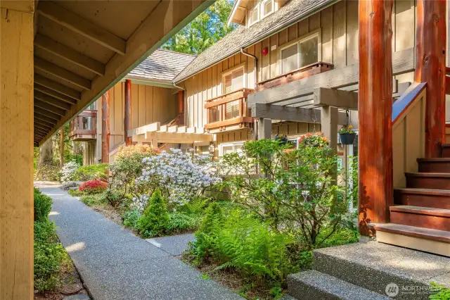 Welcome home to 5438 Snow Goose #106. Enjoy this quiet and peaceful retreat hidden in the St Andrew's gate at Semiahmoo.