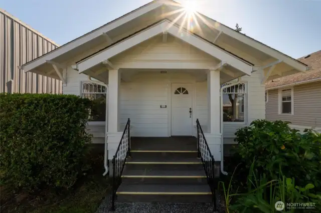 Updated 1910 Craftsman home with period molding and trim on the edge of the Sunnyland neighborhood