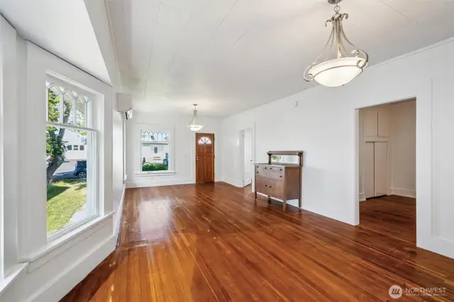 door on the right is 2nd bedroom/office