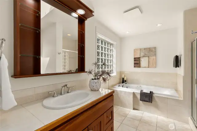 large 5 piece bath