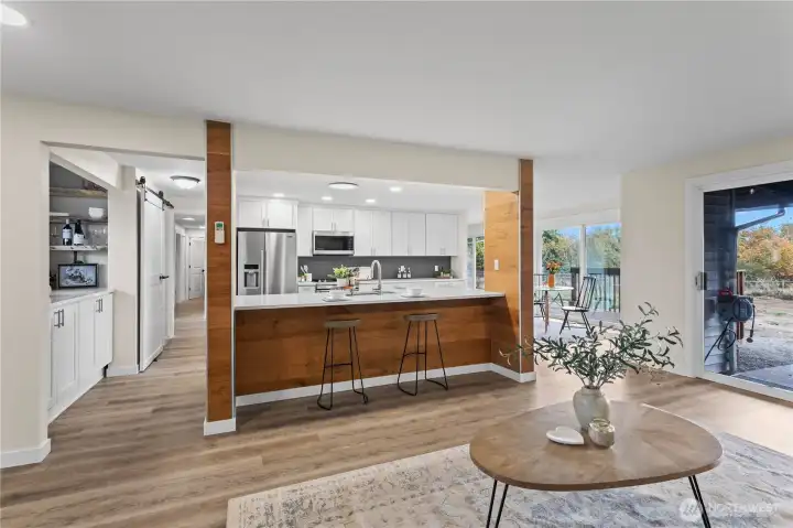 Breakfast bar & kitchen from Living room