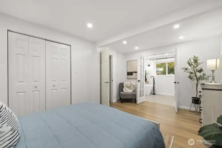 Newly updated ensuite bathroom (2005).