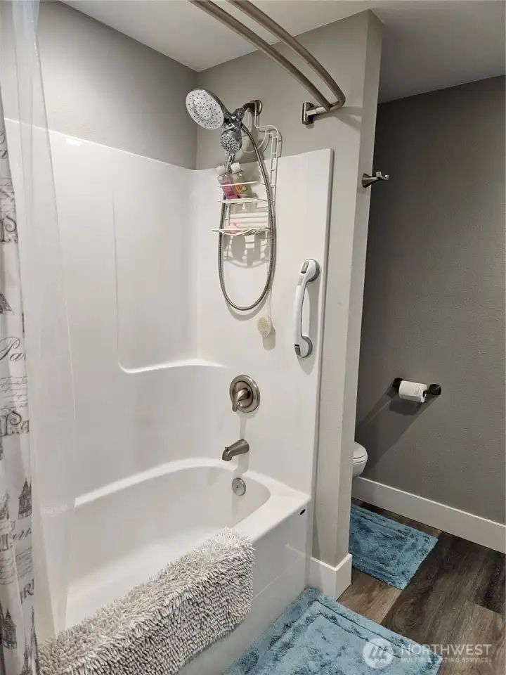 2nd Bathroom