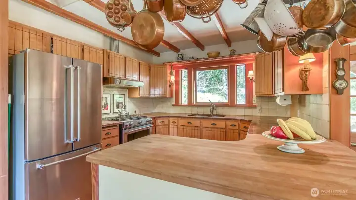 New stainless appliances.