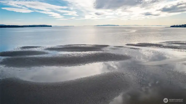 Imagine spending your days gazing at this view.