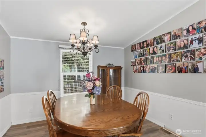 Dining room.