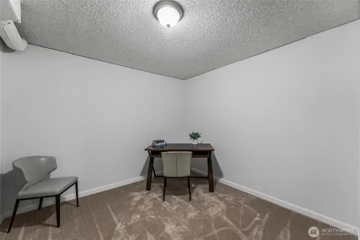 5th bedroom / office