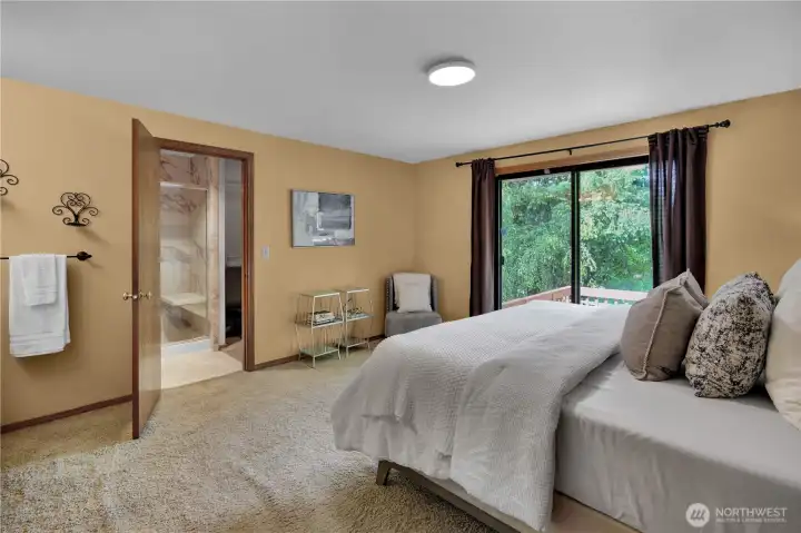 Primary to ensuite and walk in closet
