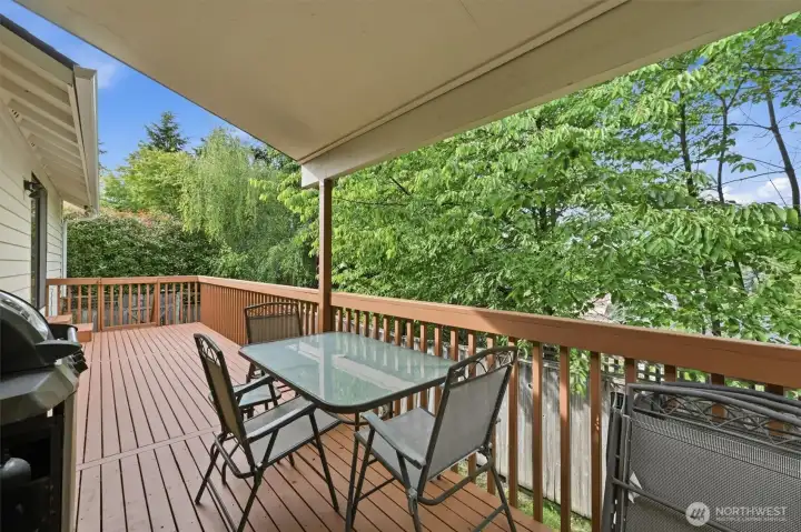 Coverd portion of deck off dining area