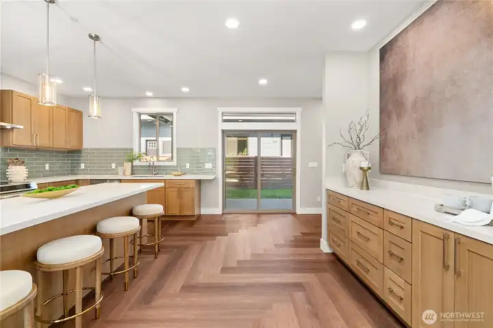 Always wanted a coffee bar? Then you'll love this home! Always wanted a coffee bar? Then you'll love this home!