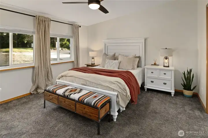 Nice sized primary bedroom with walk-in closet, and en-suite bathroom! Nice sized primary bedroom with walk-in closet, and en-suite bathroom!
