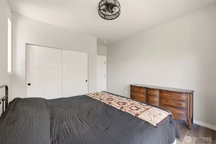 2nd bedroom