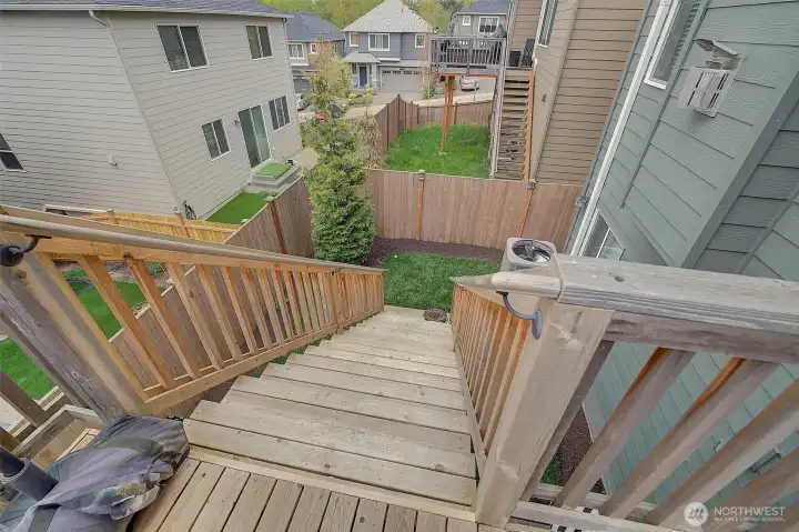 In door liv ing flows naturally toward the home's outdoor spaces.