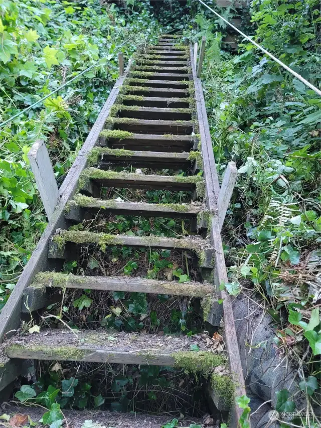 Existing stairs to beach.