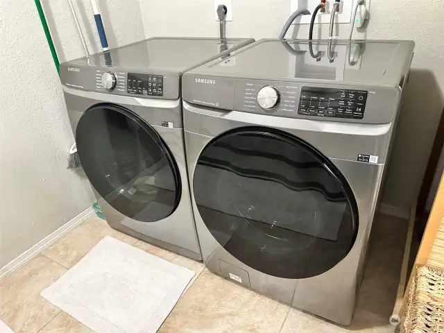 Laundry area in Main Bathroom