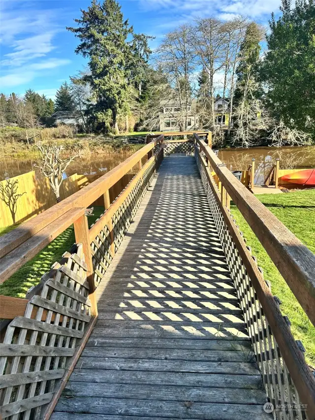 ramp leading to crows nest