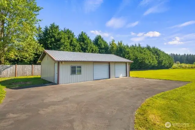 2 bays plus a workspace, and room to work out front as well.