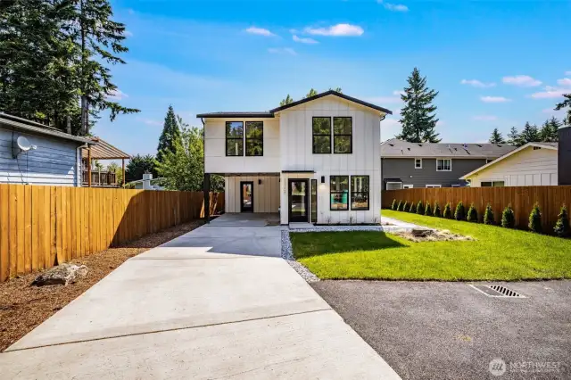 Front Porch/Carport