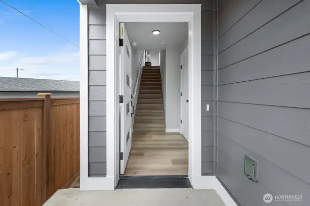 Photographs are for illustrative purposes only. Features, finishes, interior/exterior colors, landscaping and floorplan shown may vary from actual homes built.