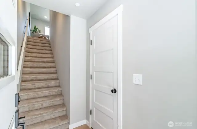 Photographs are for illustrative purposes only. Features, finishes, interior/exterior colors, landscaping and floorplan shown may vary from actual homes built.