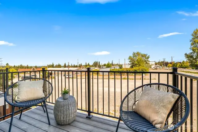 Photographs are for illustrative purposes only. Features, finishes, interior/exterior colors, landscaping and floorplan shown may vary from actual homes built.