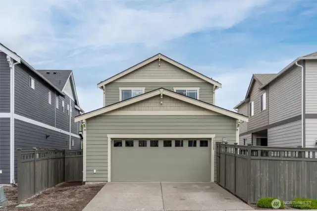 Alley access to 2 car garage