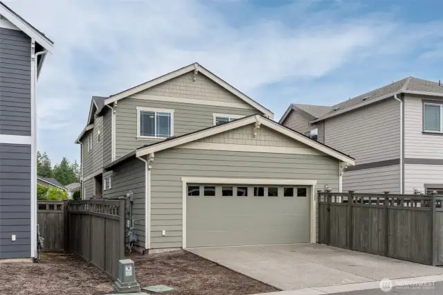 Enough space to park 2 additional cars in driveway