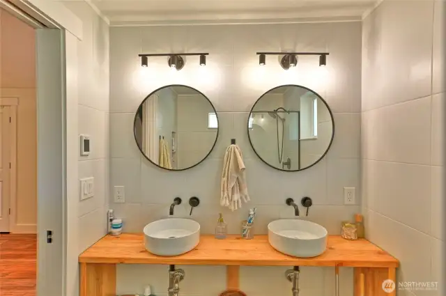 Double sink in primary