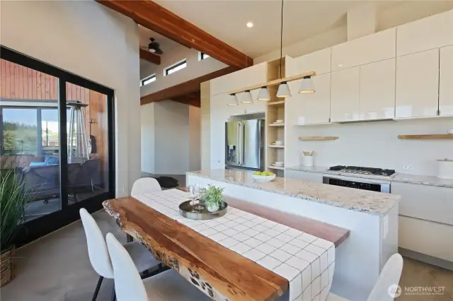 Kitchen dining