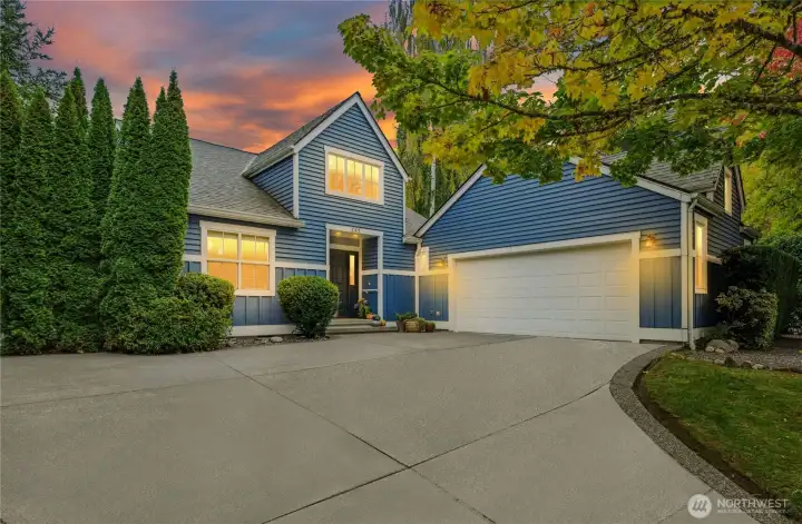 Enjoy the ease of single-level living with an attached two-car garage, all in a lock-and-go package blocks from Winslow.