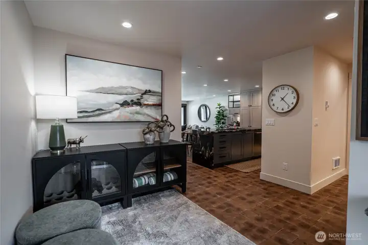 Gracious entry area in this beautiful fully-furnished vacation condo.