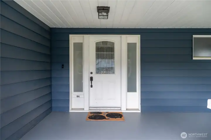 Inviting front door.