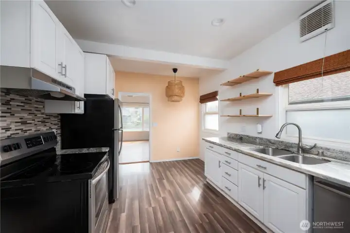 Little eating nook near kitchen.