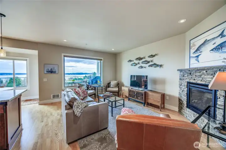 Oak floors, propane fireplace and a stunning view of the mountains and bay. Oak floors, propane fireplace and a stunning view of the mountains and bay.