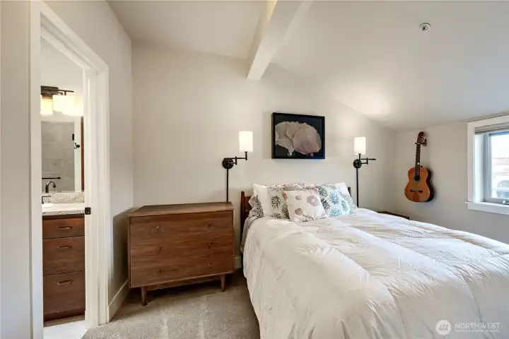 Primary bedroom with ensuite bath. Primary bedroom with ensuite bath.