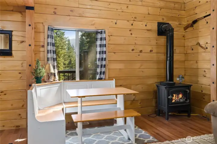 The gas fireplace heats up the cabin very quickly and conveniently. Beautiful hardwood floors through out.