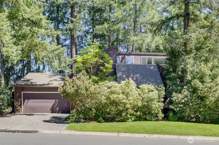 Front of home with attached 2 car garage