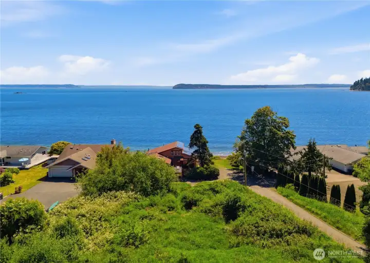 Unobstructed views of the Puget Sound/Oak Bay and the Cascade Mountains. Unobstructed views of the Puget Sound/Oak Bay and the Cascade Mountains.