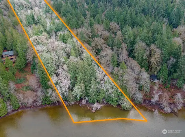 250' waterfront.  Property lines are approximate.