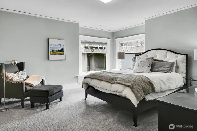 4th upper floor bedroom. Note that all the rooms are spacious and have the corner bench seats with storage beneath.