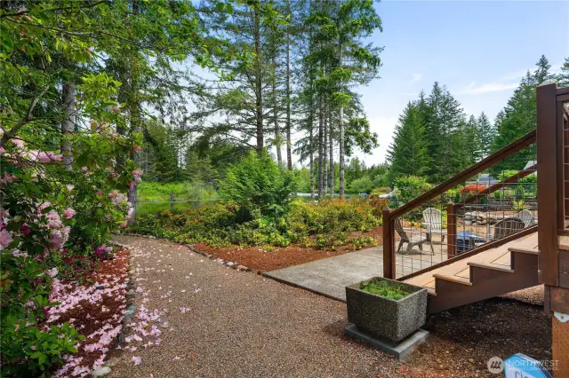 Walkway on the side of the home to the back.