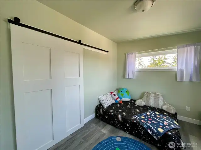Second bedroom with new barn door
