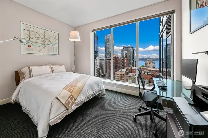 2nd bed has great views