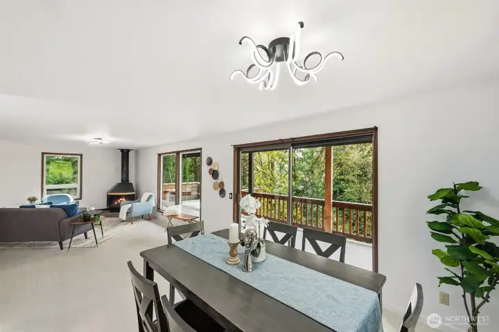 Enjoy seasonal breathtaking views of Lake Washington and the Olympic mountains, paired with unforgettable sunsets!