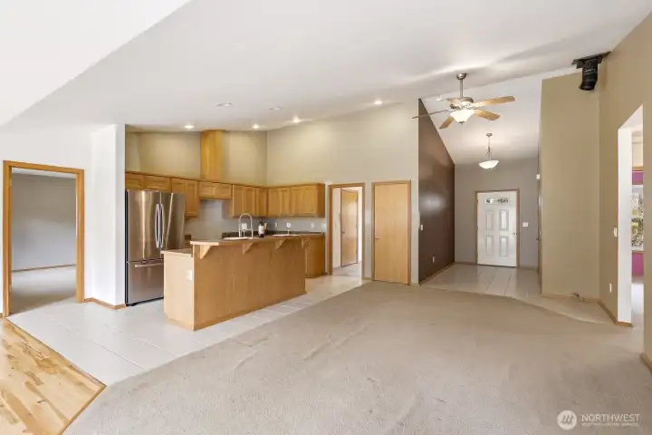 Eating counter and ceiling fan