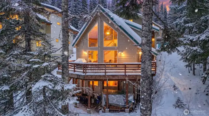 Views are just as lovely in winter as in summer. Truly made for year-round enjoyment.