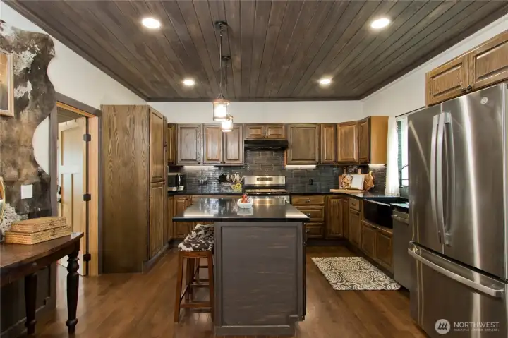 Granite counter tops and ss appliances