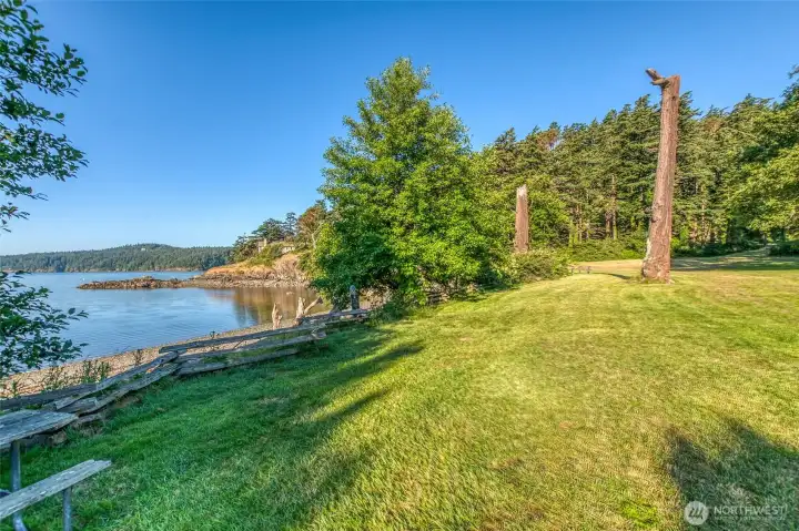 Eastsound Waterfront Park is moments away from the Driftwood Condominiums. Eastsound Waterfront Park is moments away from the Driftwood Condominiums.