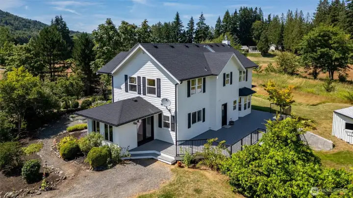 Welcome to 4134 Squalicum Lake Road! Welcome to 4134 Squalicum Lake Road!